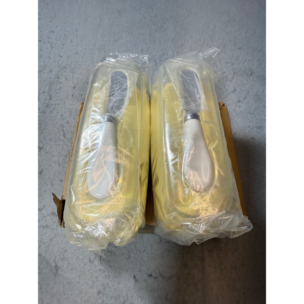 Unbranded Butter Dish Set 2pc Yellow White NEW Plastic with Spreaders